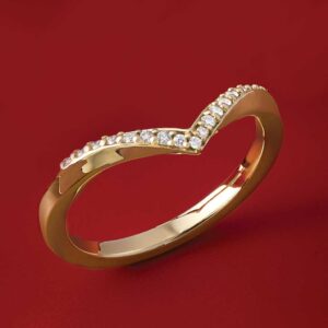 Curved Diamond Contour Band